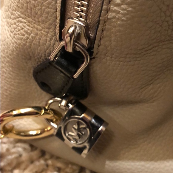 Michael Kors Purse - Picture 6 of 7